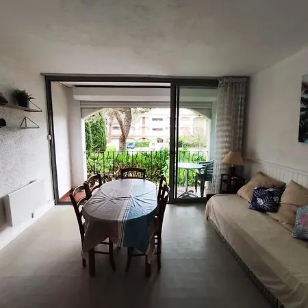 Avec Piscine, Parking Proche - Fr-1-837-19 Apartamento